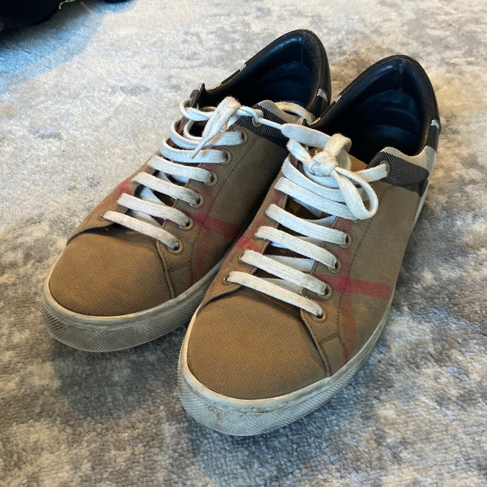 Burberry shoes men’s 9